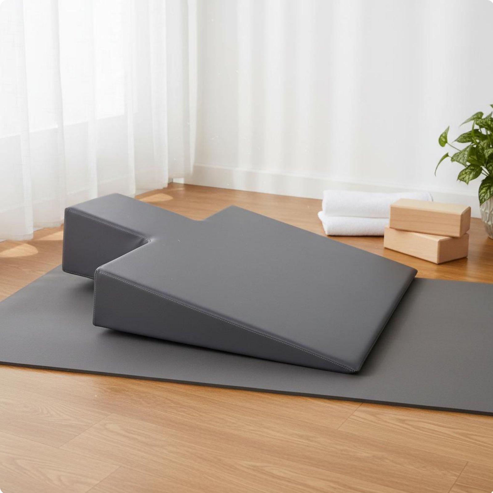 Poduszka podpierająca ciążę z  – Pilates & Yoga Unleashed International Academy recenzja i cena